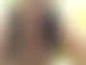 Chaque nuit tu vas au lit à côté de ta femme endormie mais tu ne peux pas penser à moi alors tu viens en ligne et tu me laisses te taquiner pendant que tu caresse ta bite, elle dort, elle ne sait pas ce qui se passe.