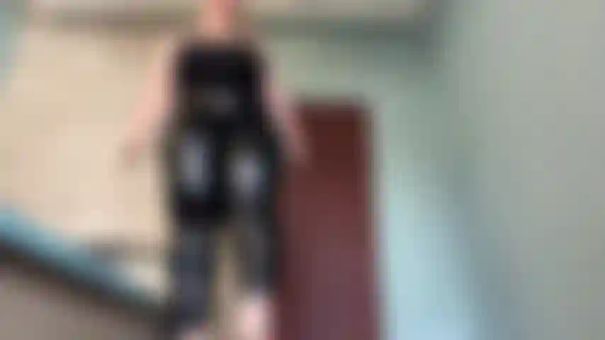 Giantess m0mmy t'écrase.