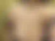 Vous savez que vous êtes accro à mes seins et que vous aimeriez les sucer et les lécher bien, vous adoreriez mes seins, traitez-les comme le trésor qu'ils sont.