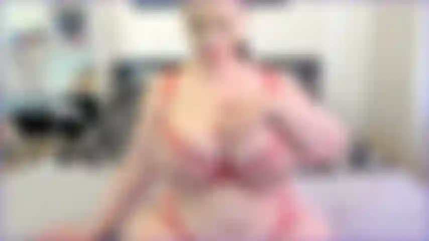 Je sais que tu regardes mes seins et je veux juste dire que ça m'a tellement excité papa que je veux juste ton sperme sur mes seins.
