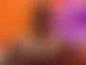 Papa a trouvé des photos de moi nue sur internet alors il a décidé de venir dans ma chambre et de me faire savoir à quel point ça l'a rendu dur ! Pour s'assurer qu'il n'en parlera pas à maman, il fallait... Eh bien, regarde et vois ce qui se passe.