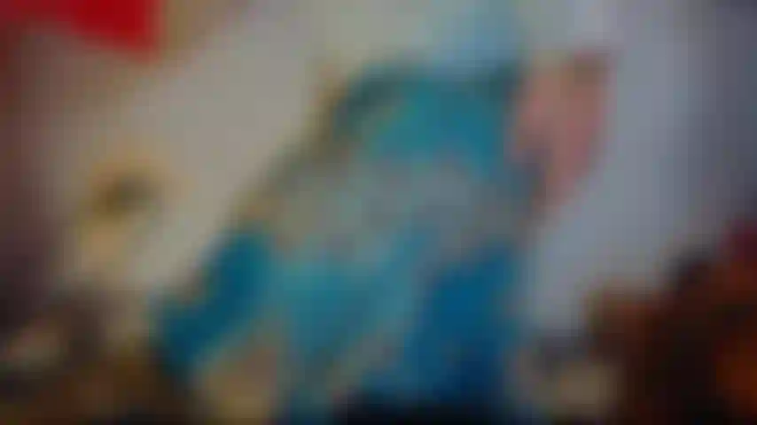 Ouvre presque la chatte.