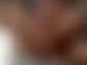 Mature et courbée, jouissant avec une grosse giclée.