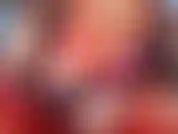 Participez à un show privé très exclusif (partie 1), où je me déchaîne ! Je me fourre une culotte dans la chatte, j'utilise un gode enveloppé dans un bas résille et plus encore....