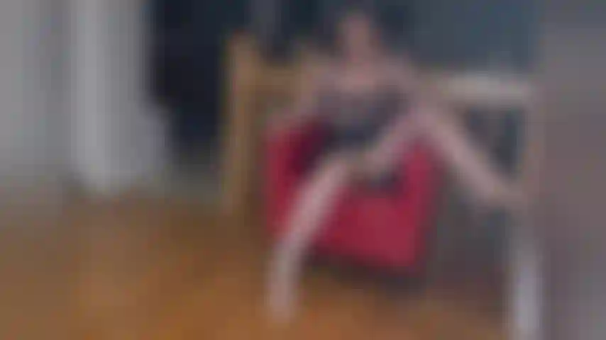 ASMR Je te chuchote a l oreille, gratte ta bit sur ton pantalon, leche et ensuite squirts avec son comme si tu etais la.