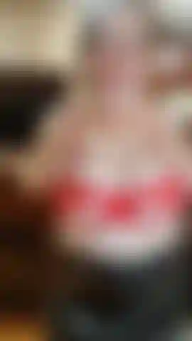 Je masturbe ma chatte poilue.