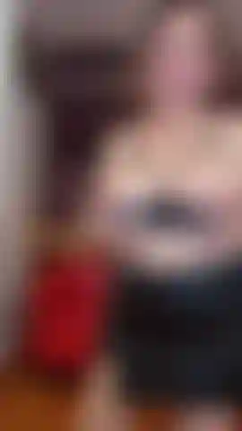 Joi, suceuse de gode et baise de seins.