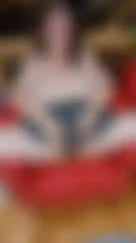 Montrant mon corps tout en courbes sous tous les angles.