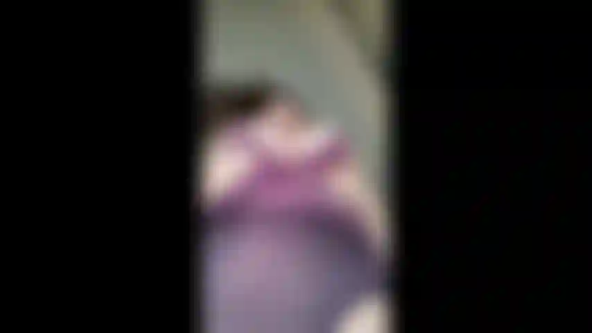 Des seins énormes sur ton visage..