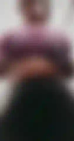 Les melons tombent dans les toilettes publiques.