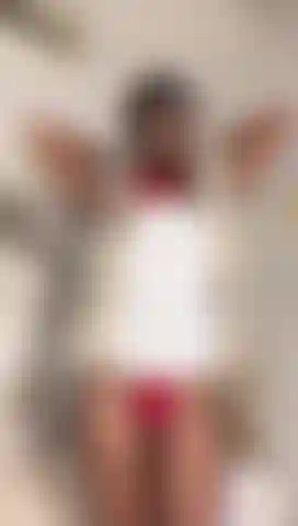 Une boulangère sexy.