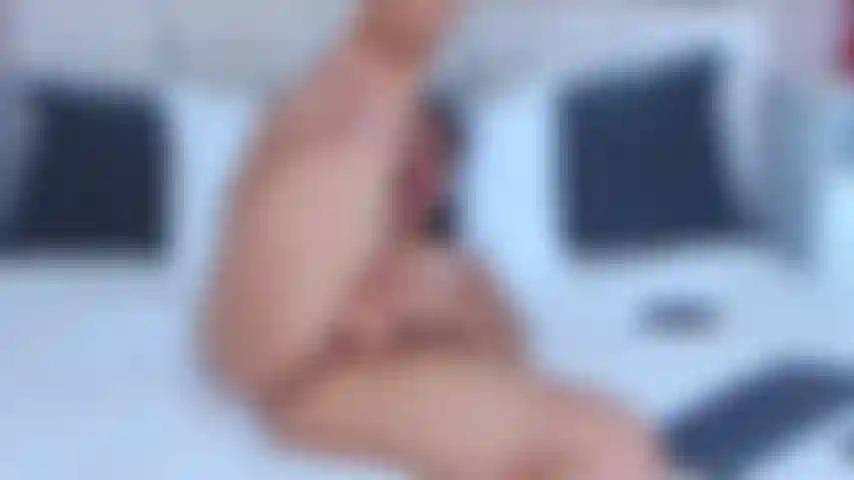 Gode dans la chatte.