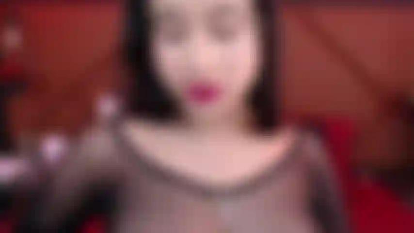 Je touche tout mon corps avec mon gode préféré et j'imagine que c'est ton pénis et je me masturbe comme je veux que tu me baises.