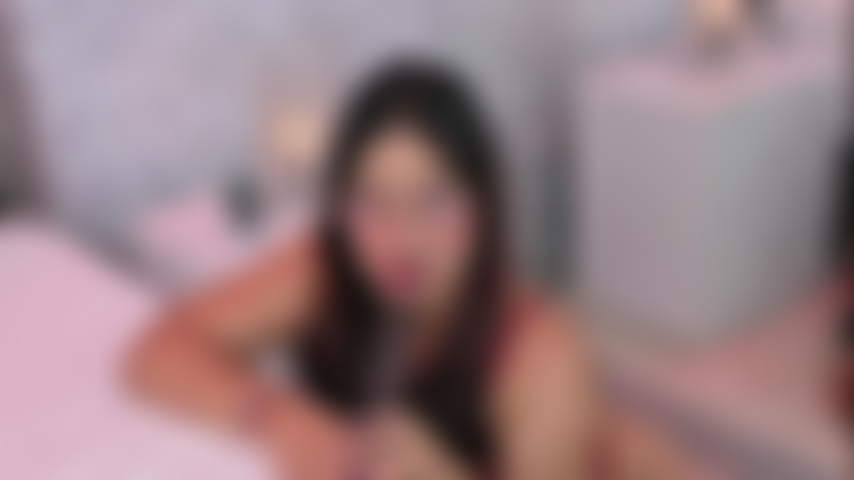 Ma bouche devient une pute... Et j'apprécie ça avec cette bite noire.