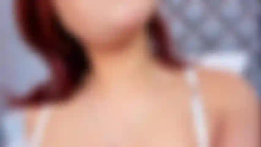 Je sens un picotement dans mes tétons durs et ma chatte serrée quand je pense à ta bite je dois me toucher !