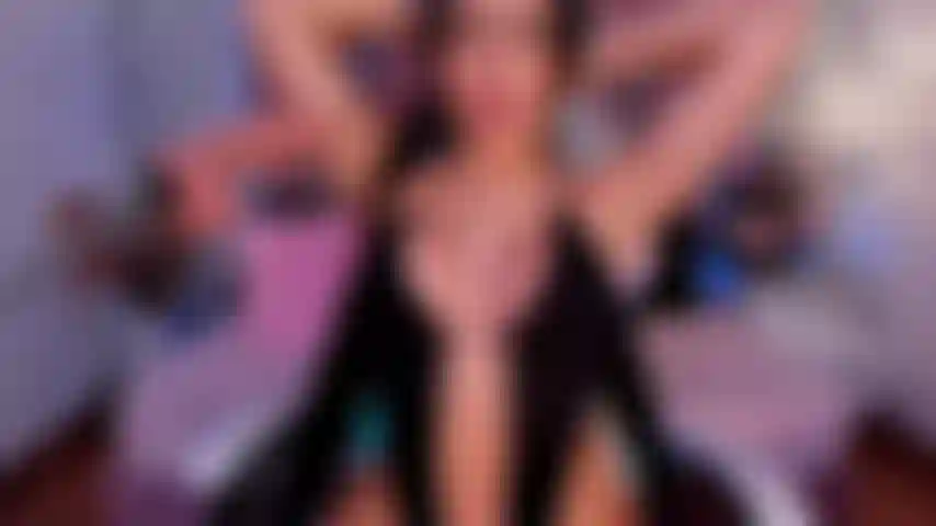 Gorge profonde avec machine et soin du visage.