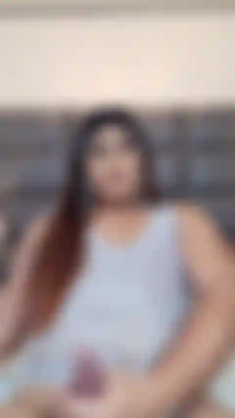 Bite dure et grosses couilles huilées pour un orgasme extrême.