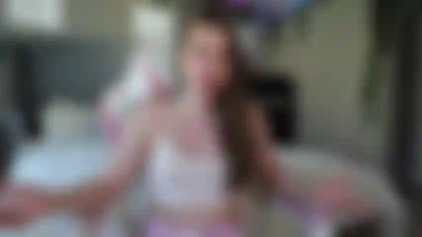 Une salope briseuse de ménage.