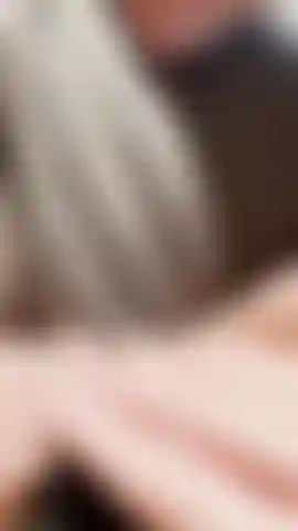 Cummin dans mes fesses de près.