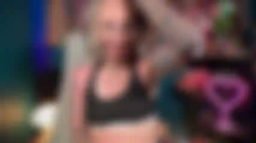 Je me suis cassé la main et j'ai tellement besoin de jouir... Pouvez-vous m'aider (je porte un plâtre).