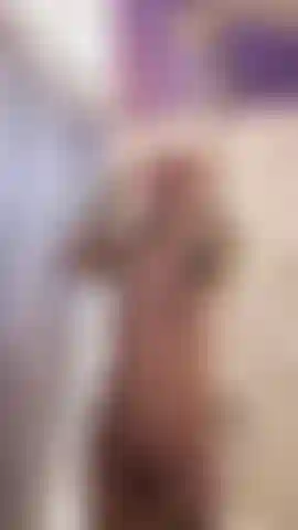 Regarde-moi me doucher puis joue avec la pomme de douche.