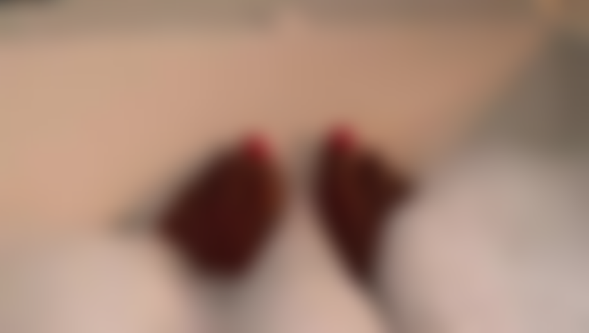 Des bulles, des couinements et des taquineries à pieds nus.