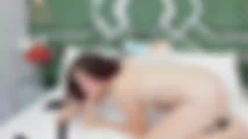 Profitant de ta grosse bite.