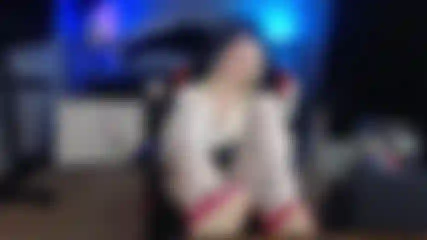 Footsie au jeu de rôle au restaurant.