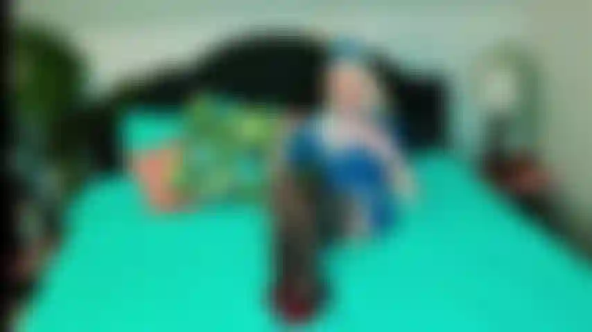 Une hôtesse de l'air suce et roule avec compte à rebours.