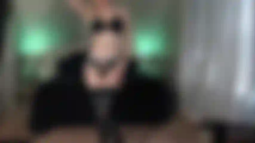 Joi et masturbation avec beaucoup de paroles sales et de taquineries.