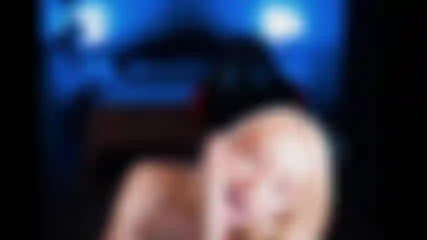 Un bj, un jeu de chatte et un gode éjacule sur le visage.