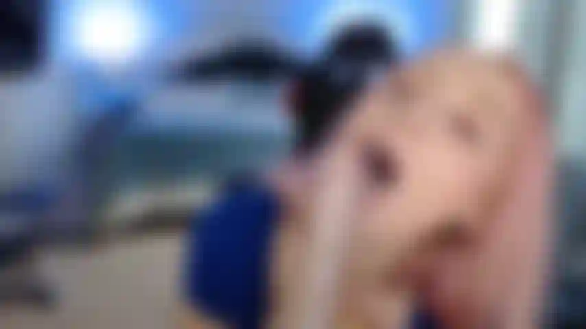 Gémit le nom de gold show mikey.