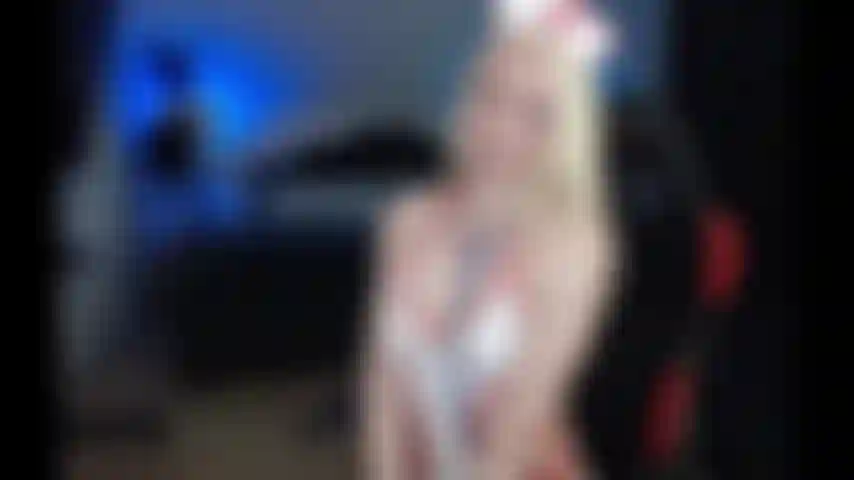 L'infirmière utilise un strapon bbc sur toi.