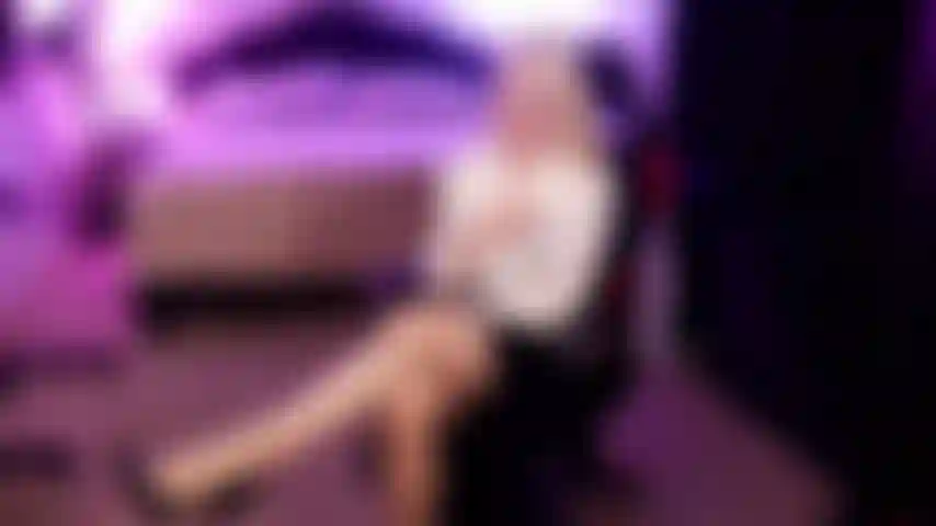 Secrétaire bimbo blonde.