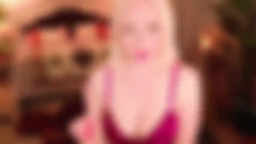 Maîtresse vous guide pour jouir uniquement par le jeu des tétons.