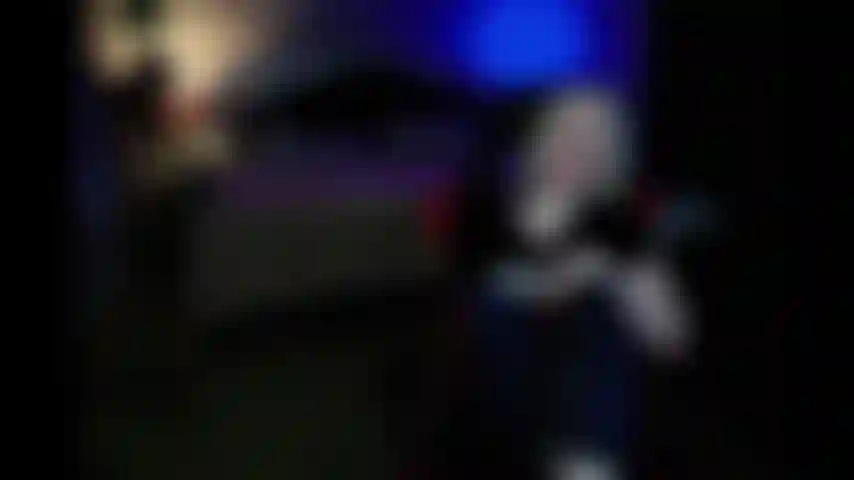 Je te baise puis je te fais jouir sur mes pieds !