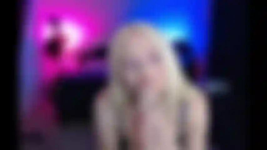 Spectacle d'or avec équitation, éjaculation et anal.