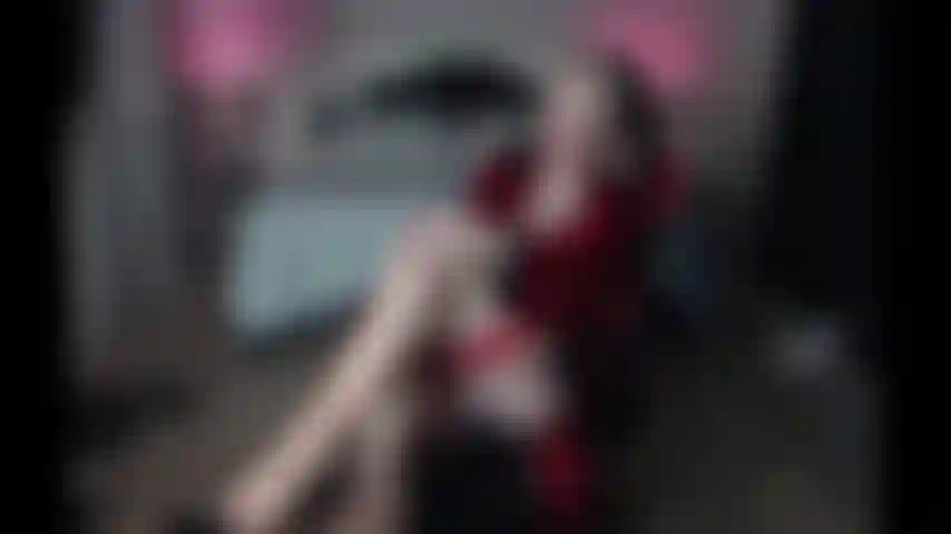 Alexa hypnotise et te baise avec un gode-ceinture.