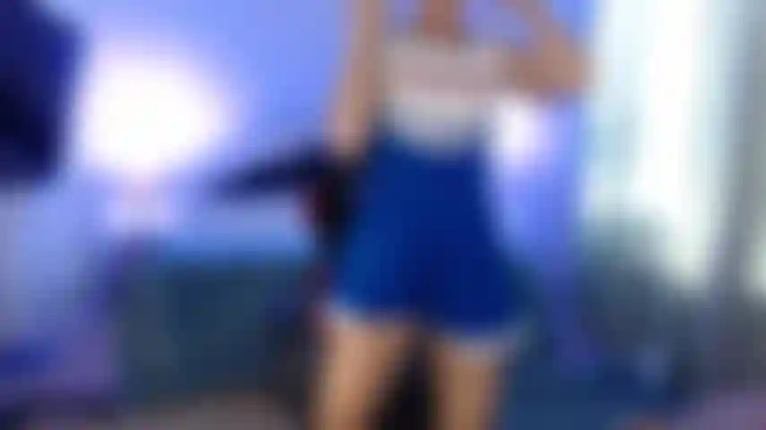 Cheerleader gold show.