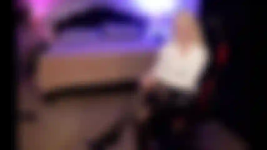 Fembot fonctionne mal, jouit, s'arrête, interrompt la programmation.