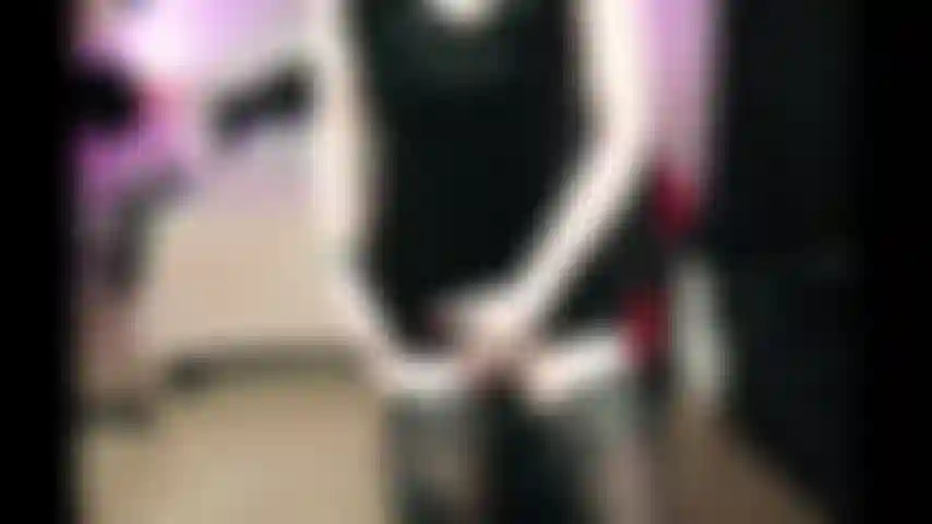 Secrétaire en bas et lunettes - anal.