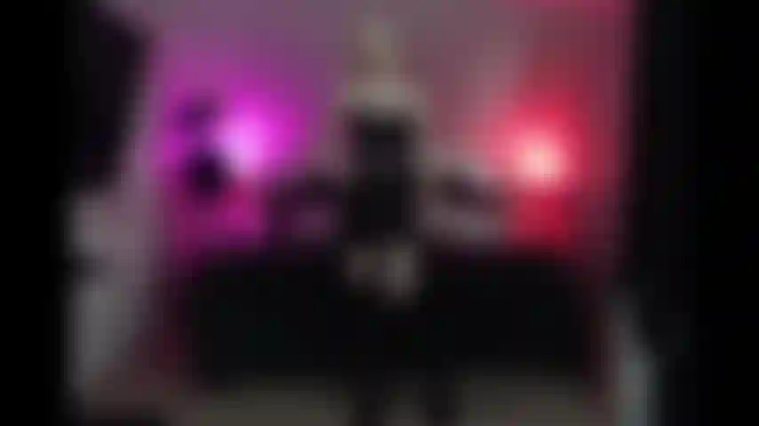 Maigre, pâle, goth metal rock chick, gf rp.