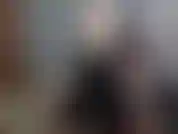 Alexa donne joi (instructions de branlette) et cei (instructions de manger du sperme) portant des collants sans entrejambe et utilise sa baguette magique dans cette vidéo !