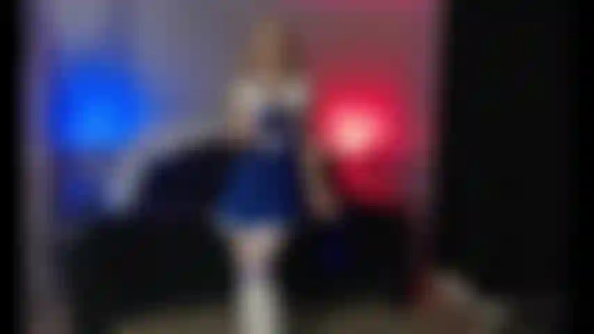 La belle-soeur de la pom-pom girl salope a eu un gangbang avec l'équipe de football et veut maintenant te baiser.