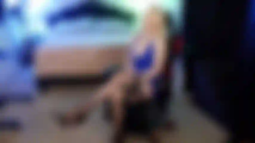 Je te contrôle, mon cochon d'inde.