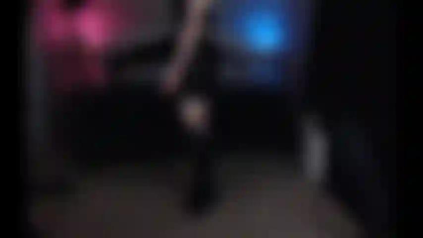 Déesse du culte vêtue de cuir joe & cei.