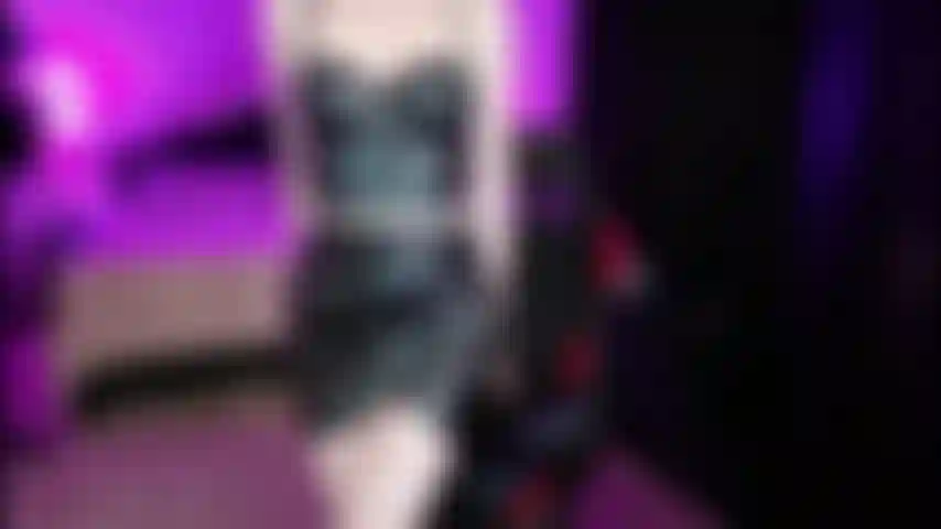 Réaction - surprise devant une bite géante sur c2c.