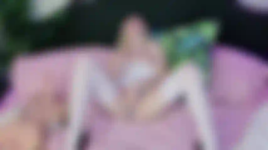 Fellation, chevauchée de jouets sur le torse, chevauchée inversée et éjaculation !