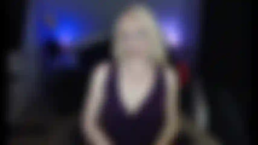 Douce poupée sexuelle.