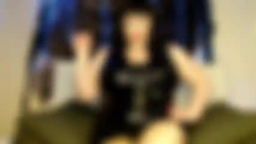 Une culotte chargée de sperme.